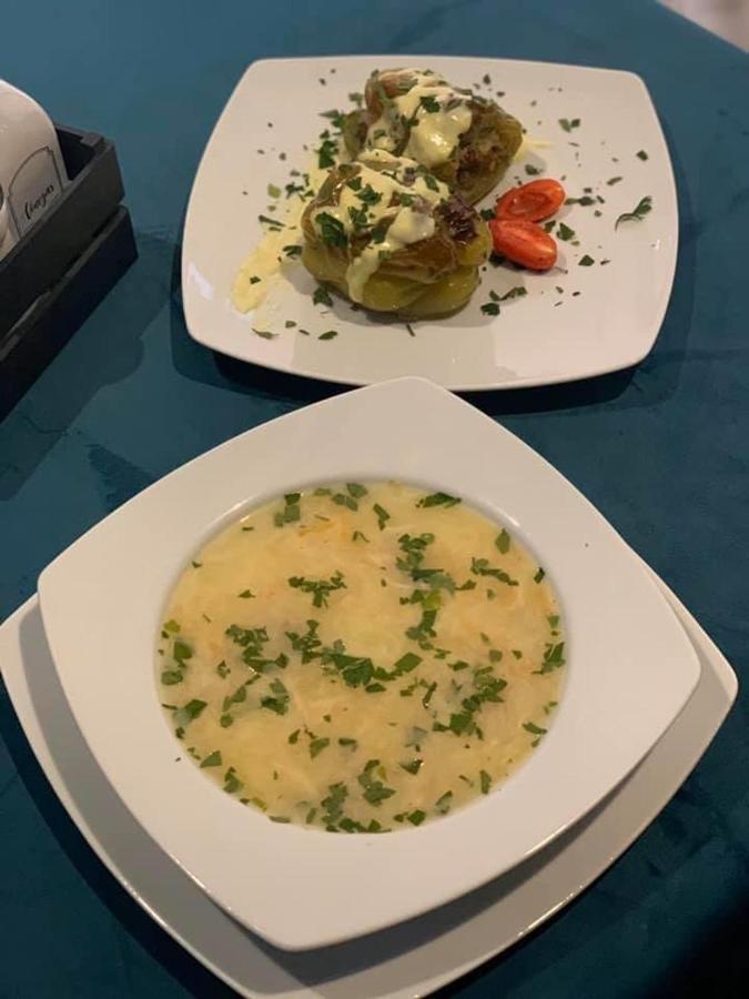 Hotel Luxor 멜닉 외부 사진