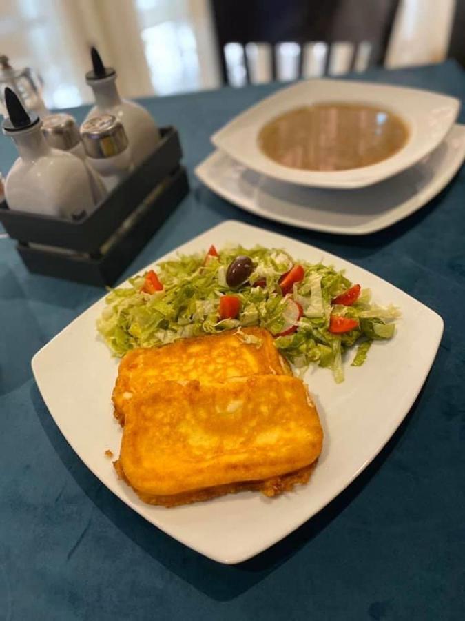 Hotel Luxor 멜닉 외부 사진