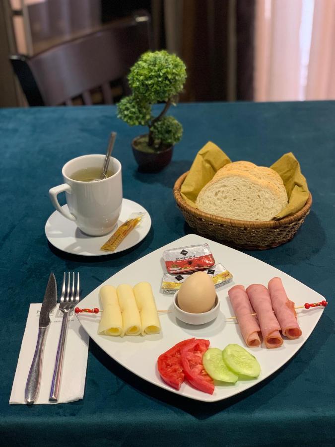 Hotel Luxor 멜닉 외부 사진