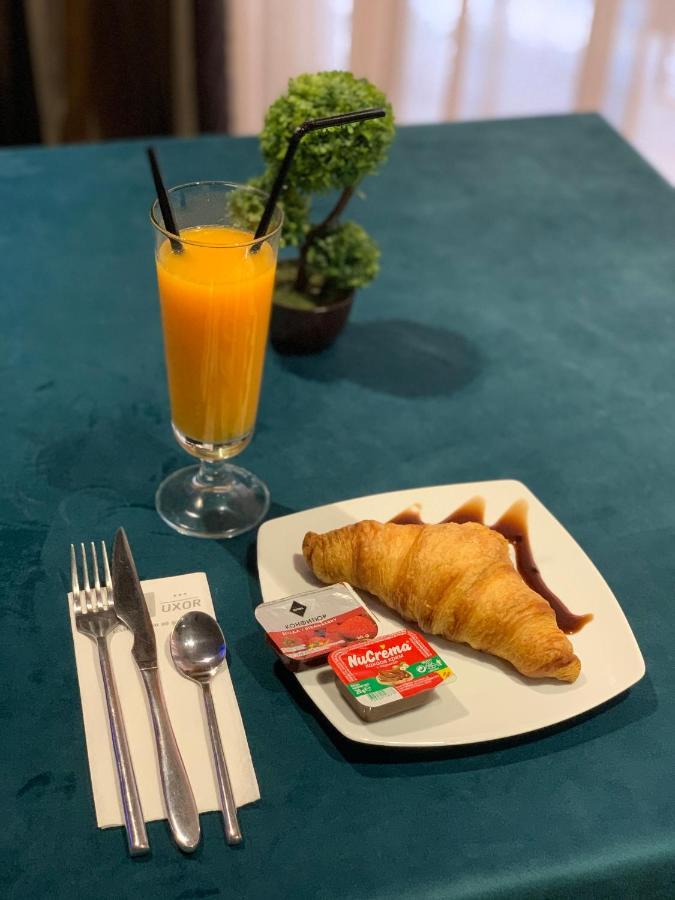 Hotel Luxor 멜닉 외부 사진