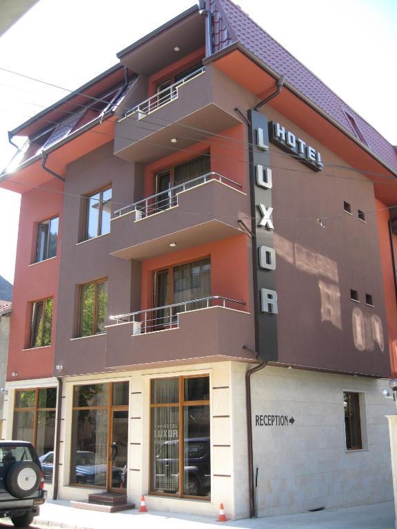 Hotel Luxor 멜닉 외부 사진