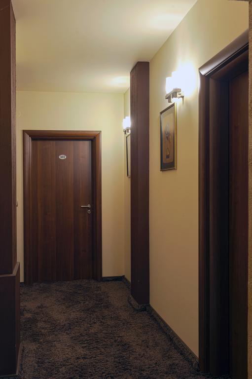 Hotel Luxor 멜닉 외부 사진