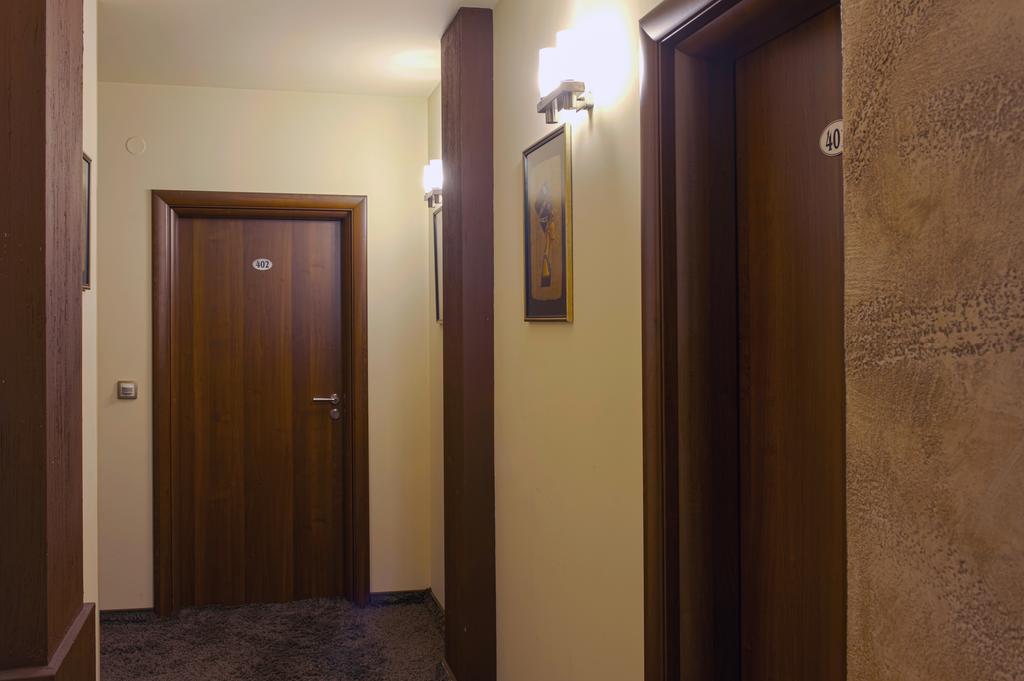Hotel Luxor 멜닉 외부 사진