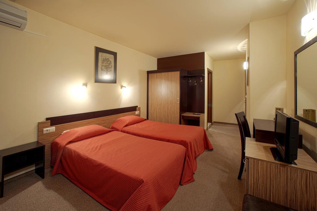 Hotel Luxor 멜닉 외부 사진